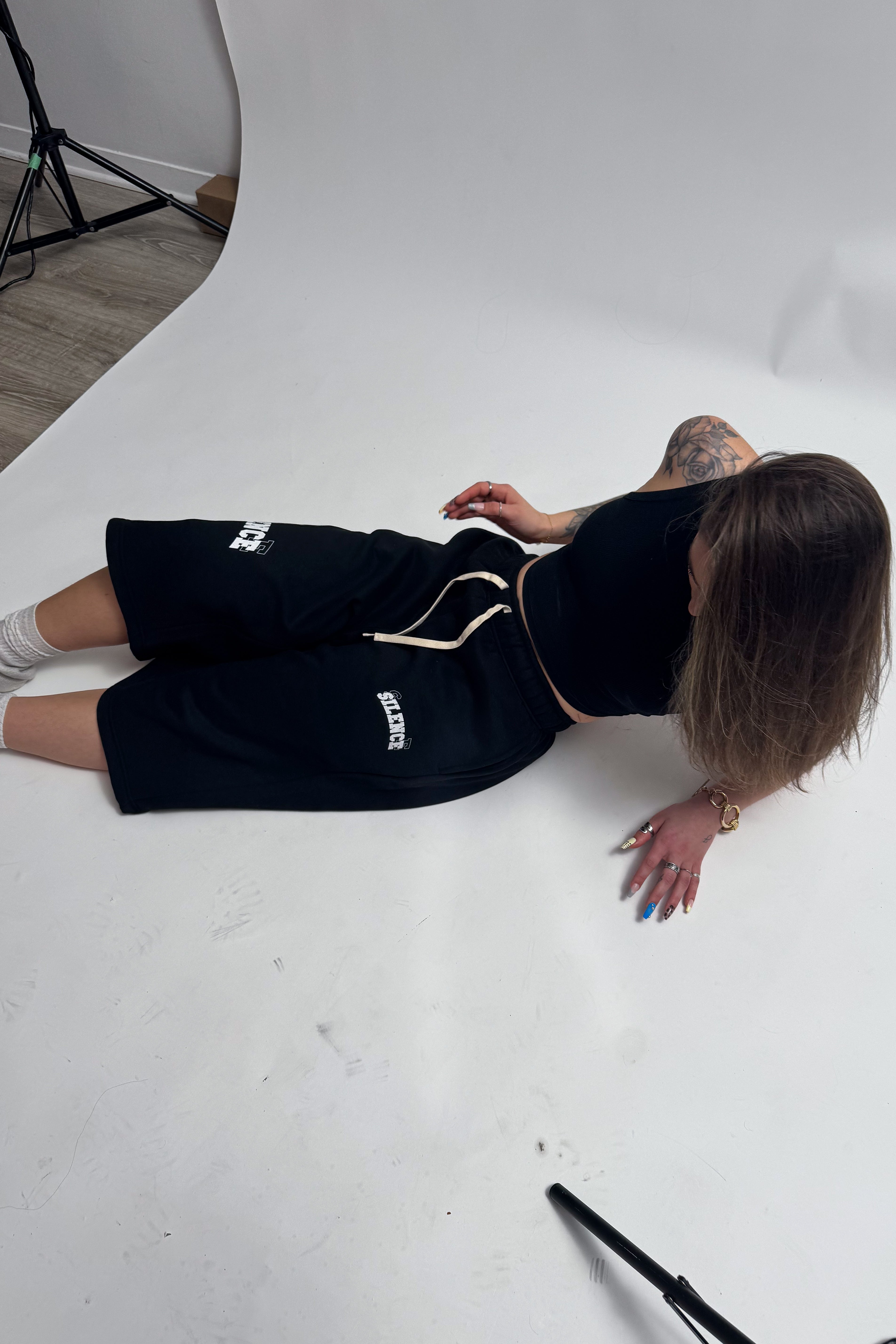 JET BLACK 3/4 SWEATPANTS